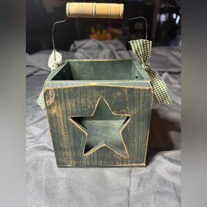 ☃️❄️☃️ Green Wood 4.5” X 7.5" Basket Star Cut-out with Handle Tealight Candle